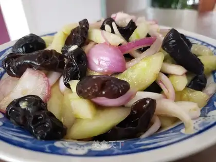 Onion cucumber