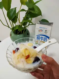 Milk, silver-eared fruit