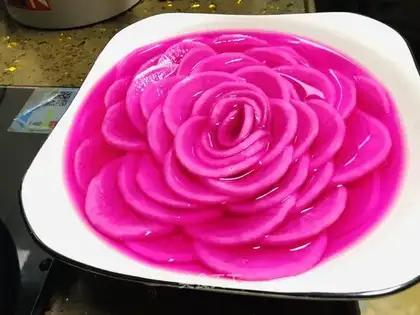 Dragon juice and radish