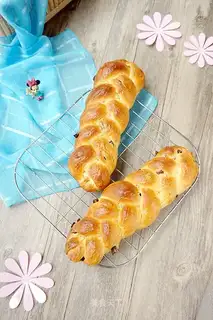 Apricot cream bread