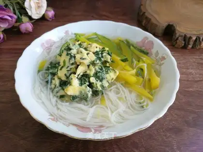 Pumpkin's egg noodles
