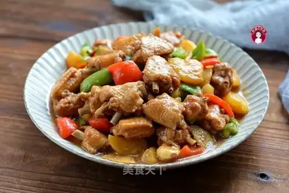 Red chicken wings, potatoes
