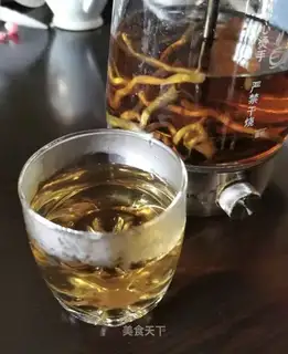 Black and green tea