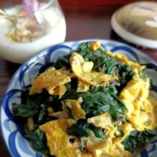 Eggskin ruble and potatoes