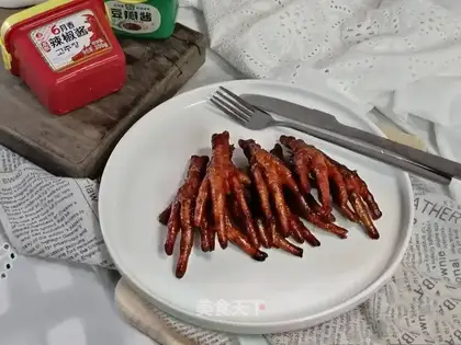 Hot chicken claws