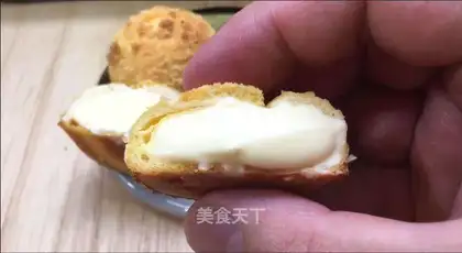 Souffle cream puff