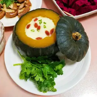 Pumpkin steamed milk eggs