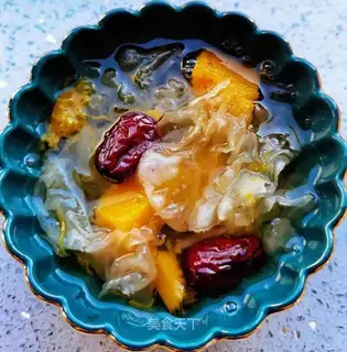 Silver-eared pumpkins