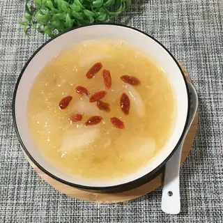 Ice cream, silver pear soup