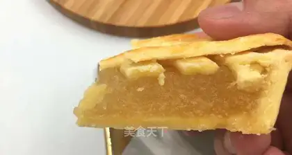 Tasty apple sauce pie