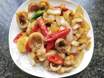 Onion fried fish