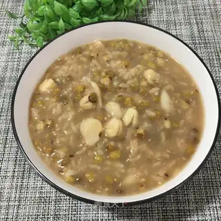 Green Bean Lotus Porridge