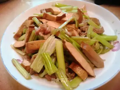 Celery fried dry