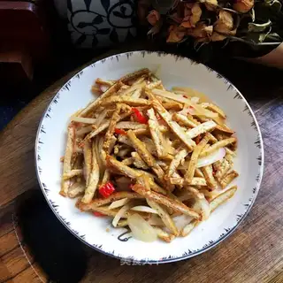 Onions mixed with oil