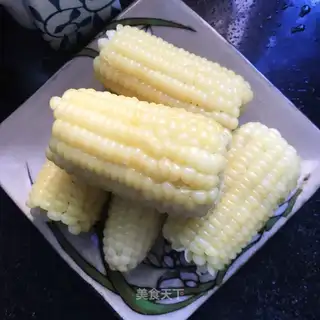 Water boiled corn