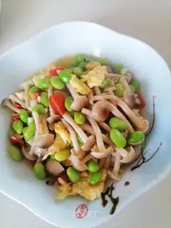 Crab mushrooms and fried eggs