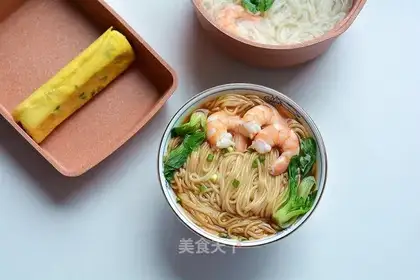 Autumn thick egg and shrimp noodles
