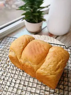 Red sugar toast