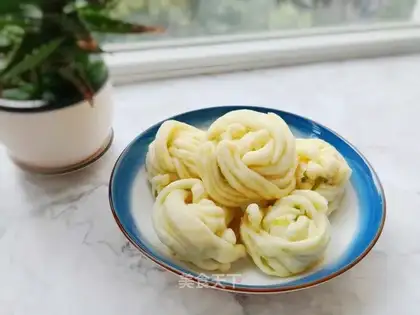 Milk rolls