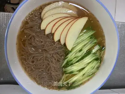 Easy food, cold noodles