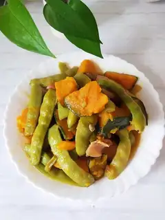 Pumpkin with beans