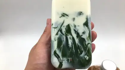 Cool double-coloured ice powder