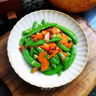 Sweet peas with carrots