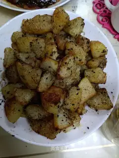 Pepper salt potatoes