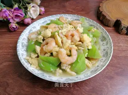Smelt shrimp fried eggs