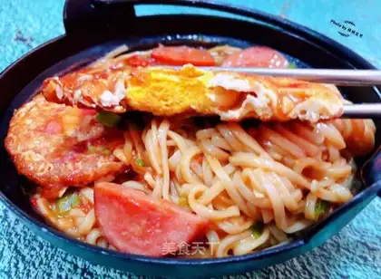 Eggs and tomato sausage noodles