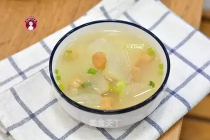 A melon-bread soup