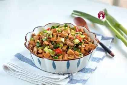 The meat, the garlic, the tofu