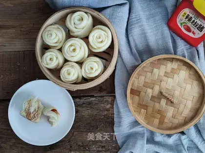 "Seven Night Rose Rolls."