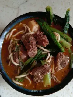Red soy beef noodles