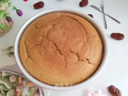 Red-tree twilight cake