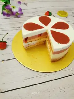 Strawberry yogurt mousse
