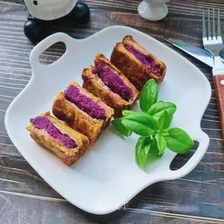 Egg-fried bread