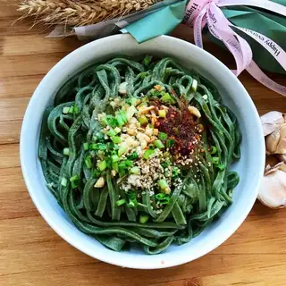 Garlic spinach noodles