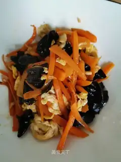 Carrot, wood, eggs