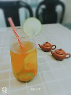 Homemade lemon tea