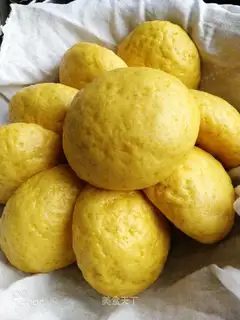 Pumpkin buns
