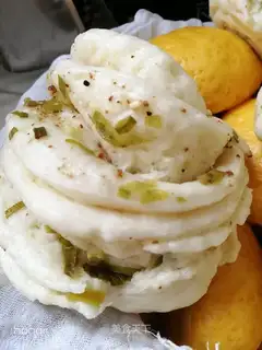 Onion pepper rolls