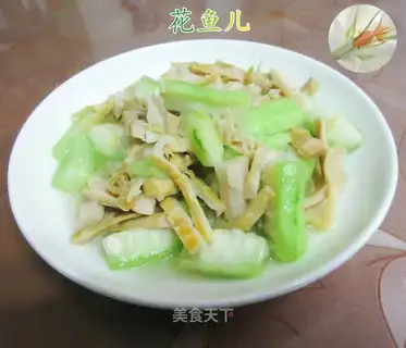 The tail of the sheep makes the pickle