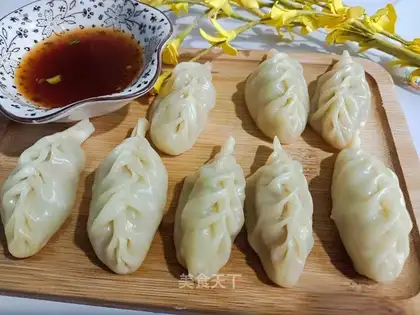 Celery pork dumplings
