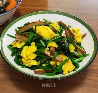 Scrambled eggs and casserole