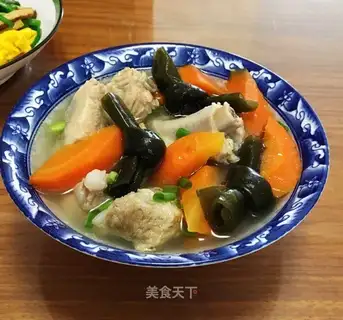 Carrot bouquet soup