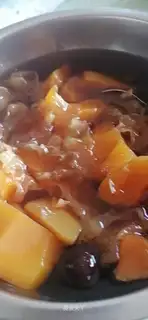 The papaya silver ear soup