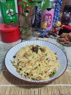 Meat sauce noodles