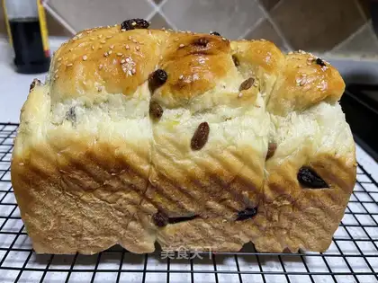 Gold toast