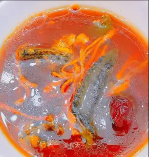 A chicken soup with red dates